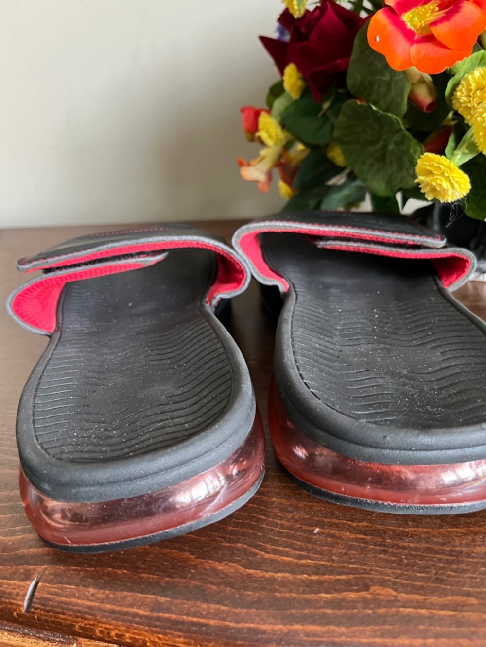 Men's Adjustable Black Slide Sandals with Red Accents - Picture 5 of 7
